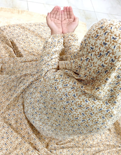 Best quality namaz chadar with stitched sleeves, lightweight, airy, summer-friendly, and ready to wear. Comfortable and affordable prayer khimar