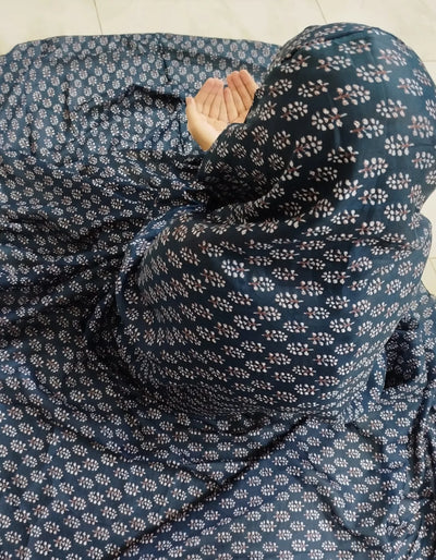 Namaz Chadar Stitched With Elastic Sleeves - QN 9