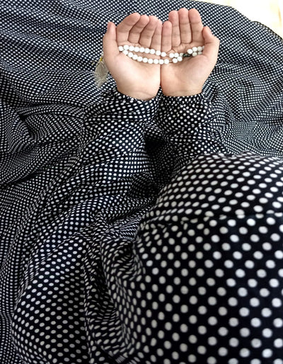 Namaz Chadar Stitched With Elastic Sleeves - Dots Black