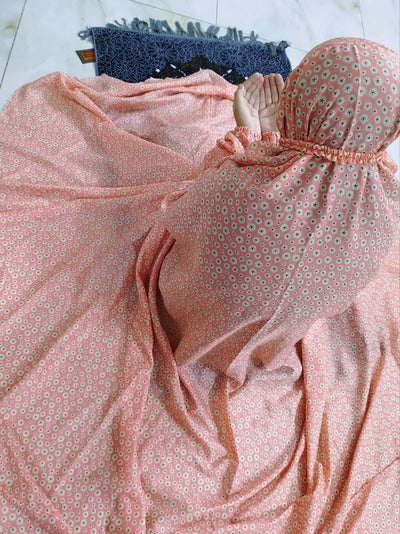 Women’s full coverage stitched salah chadar